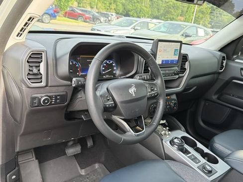 Used 2023 Ford Bronco Sport Outer Banks w/ Tech Package AWD/4WD image 10