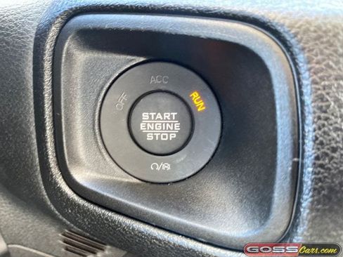 Certified 2025 Jeep Gladiator Sport AWD/4WD image 11