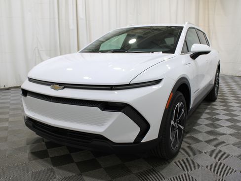New 2026 Chevrolet Equinox EV LT image 38