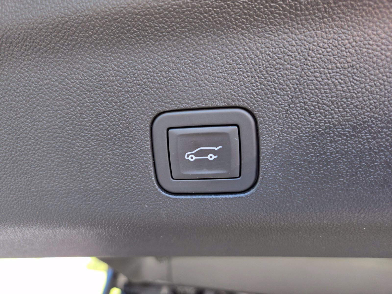 Used 2024 Cadillac Escalade Premium Luxury AWD/4WD image 19