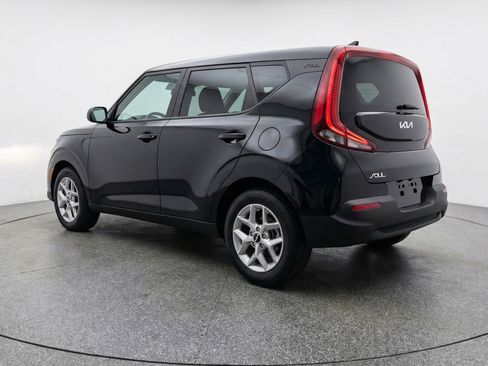 Used 2025 Kia Soul LX w/ LX Technology Package FWD image 6