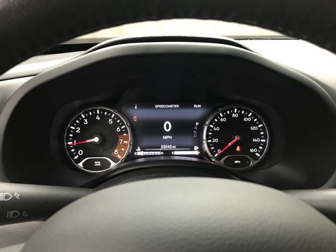 Used 2023 Jeep Renegade Limited AWD/4WD image 10