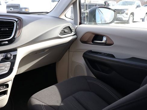 Used 2021 Chrysler Voyager LX w/ Cold Weather Group image 38