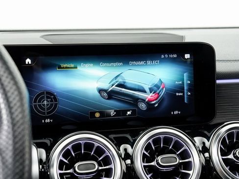 Used 2022 Mercedes-Benz GLB 35 AMG 4MATIC image 16