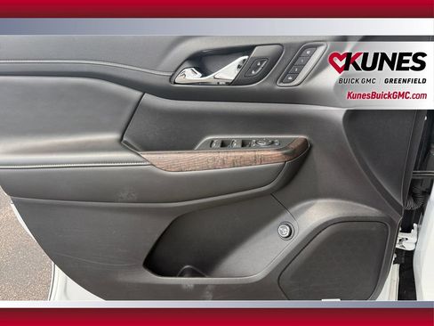 Used 2023 GMC Acadia Denali FWD image 18