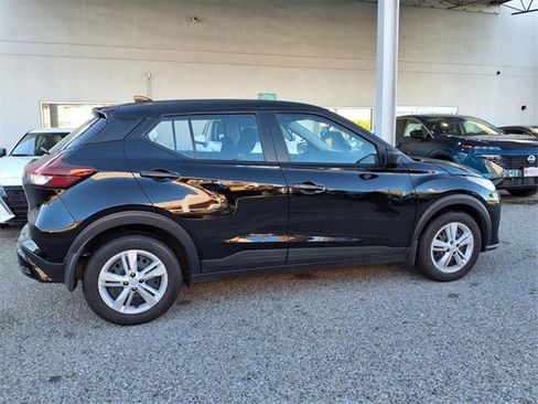 Certified 2025 Nissan Kicks Play S image 22