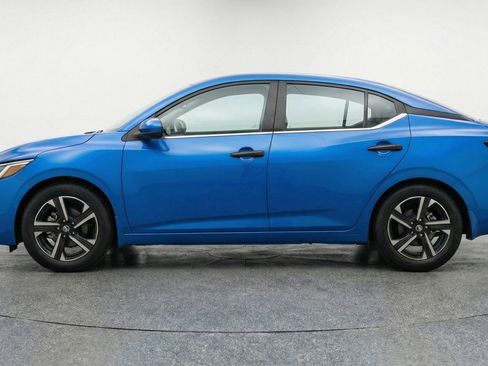 Used 2025 Nissan Sentra SV FWD image 3