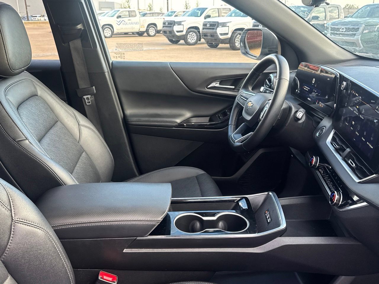 Used 2025 Chevrolet Equinox LT w/ Convenience Package II FWD image 30
