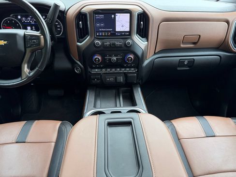 Used 2022 Chevrolet Silverado 2500 High Country AWD/4WD image 19