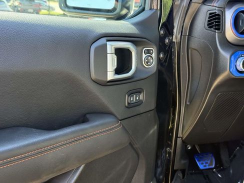 Used 2023 Jeep Gladiator Mojave w/ LED Lighting Group AWD/4WD image 34