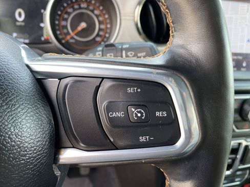 Used 2023 Jeep Wrangler Unlimited Sahara AWD/4WD image 20