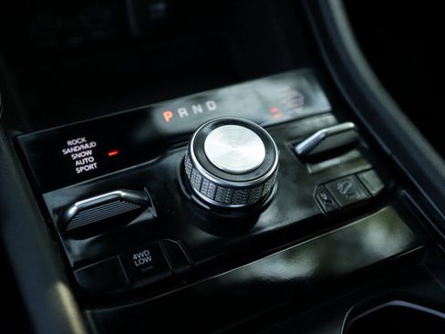 Used 2022 Jeep Grand Cherokee Overland w/ Luxury Tech Group IV image 24