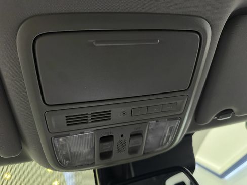 Used 2017 Honda Pilot Touring image 20