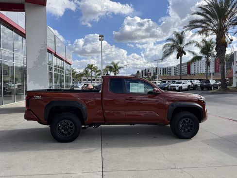 Certified 2025 Toyota Tacoma PreRunner image 3