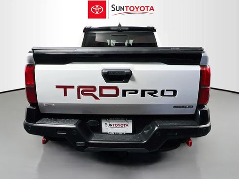 Used 2025 Toyota Tacoma TRD Pro AWD/4WD image 5