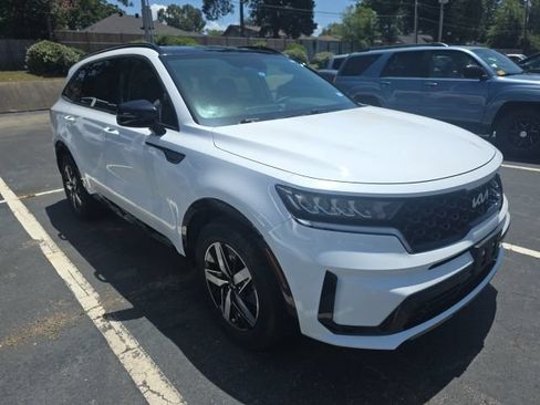 Used 2022 Kia Sorento S w/ Panoramic Sunroof Package FWD image 3