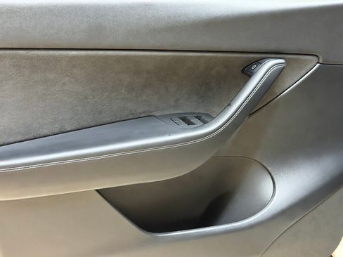 Used 2021 Tesla Model Y Performance image 13