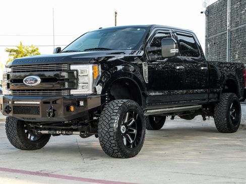 Used 2018 Ford F250 Limited w/ FX4 Off-Road Package image 7