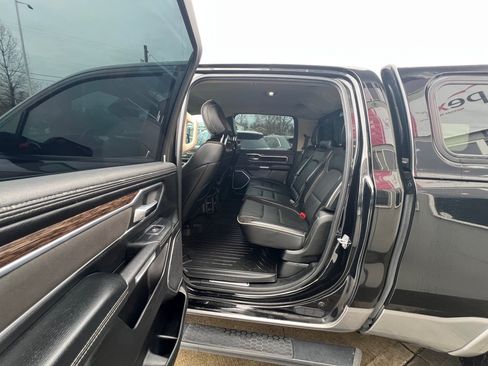 Used 2019 RAM 1500 Laramie AWD/4WD image 11