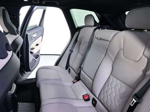 New 2026 Volvo XC60 T8 Core w/ Climate Package PRO image 18