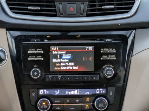 Used 2015 Nissan Rogue SV image 18