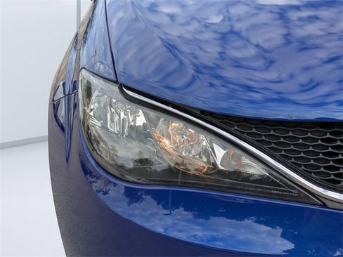 Used 2019 Chrysler Pacifica LX w/ Tire & Wheel Group image 9