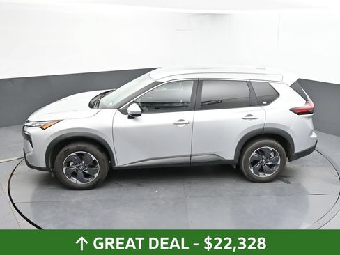 Used 2025 Nissan Rogue SV FWD image 33