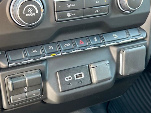Used 2026 Chevrolet Silverado 1500 Custom Trail Boss w/ LPO, Dark Essentials Package AWD/4WD image 23