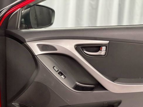 Used 2015 Hyundai Elantra SE w/ Option Group 03 image 29