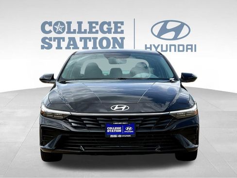 Used 2026 Hyundai Elantra Sport FWD image 4