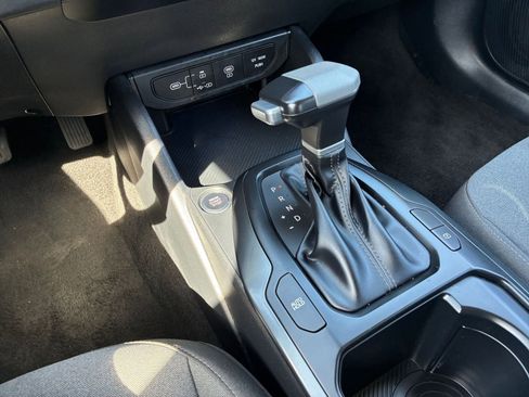 Used 2025 Kia K4 LXS image 40