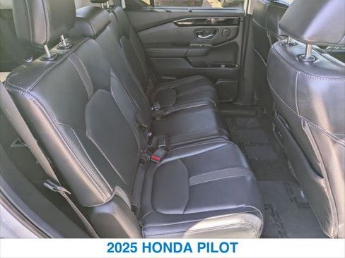 Certified 2025 Honda Pilot EX-L image 24
