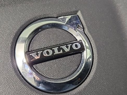 Certified 2024 Volvo XC40 B5 Core image 26