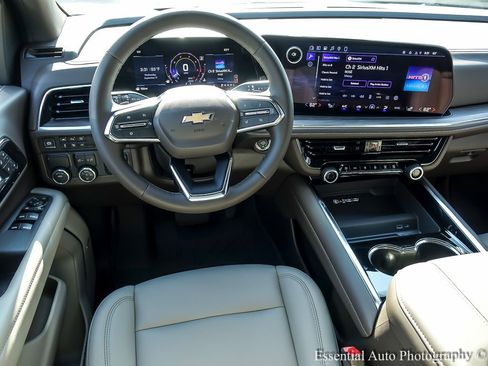 New 2026 Chevrolet Suburban LT w/ Comfort Package image 14