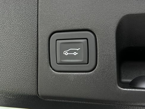 New 2026 Cadillac XT5 Luxury AWD/4WD image 17