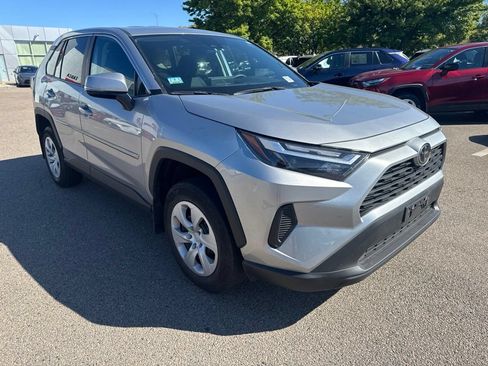 Used 2025 Toyota RAV4 LE AWD/4WD image 8