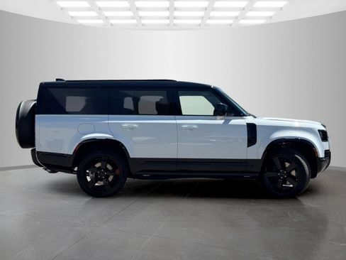 New 2026 Land Rover Defender 130 X-Dynamic SE AWD/4WD image 4
