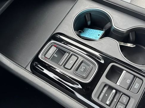 Certified 2023 Honda Pilot LX image 12