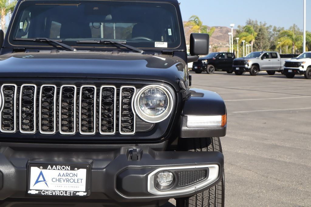 Used 2024 Jeep Wrangler Unlimited Sahara AWD/4WD image 8