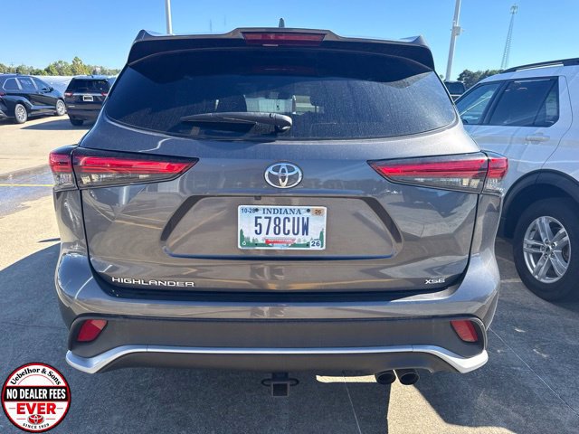 Used 2023 Toyota Highlander XSE FWD image 8