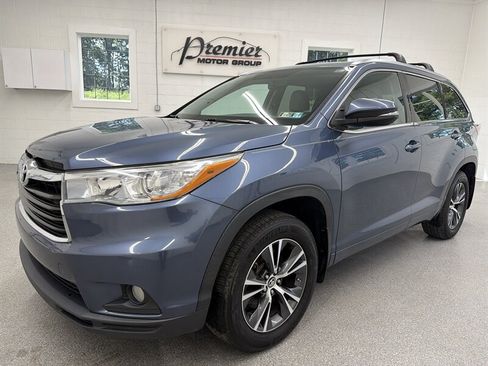 Used 2016 Toyota Highlander XLE AWD/4WD image 1