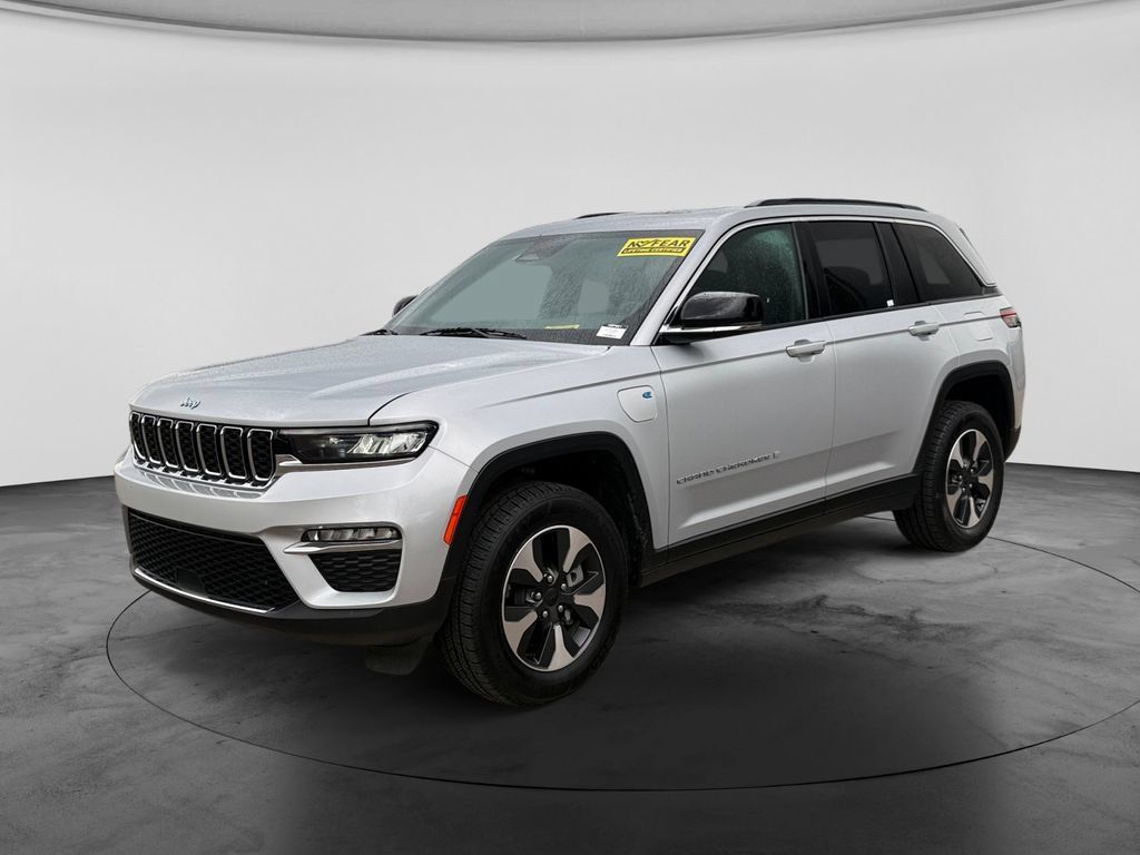 Used 2024 Jeep Grand Cherokee Limited 4xe AWD/4WD image 4