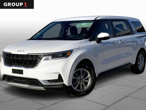 Used 2024 Kia Carnival LX image 1