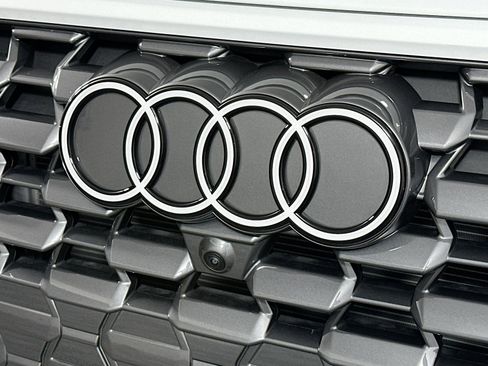 Used 2025 Audi Q5 Premium Plus w/ Premium Plus AWD/4WD image 15