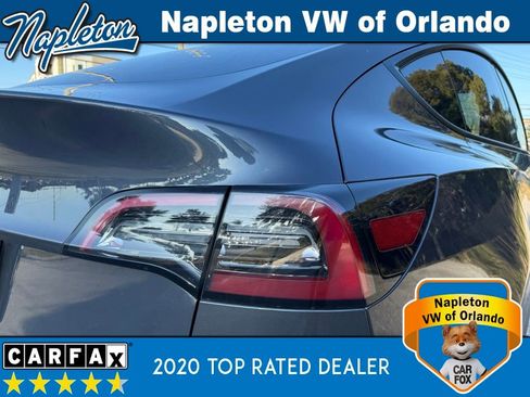 Used 2022 Tesla Model Y Long Range image 9