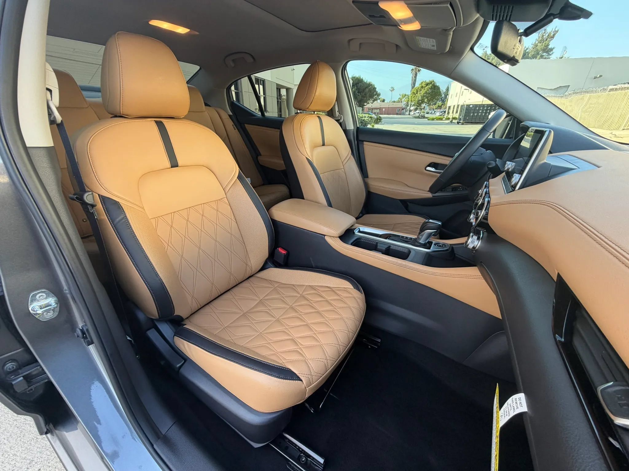 Used 2025 Nissan Sentra SV w/ SV Premium Package FWD image 16