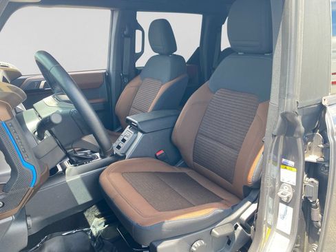 Used 2023 Ford Bronco Outer Banks AWD/4WD image 17