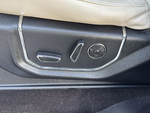 Used 2018 Ford Expedition Platinum image 13