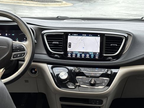 Used 2018 Chrysler Pacifica Limited w/ Advanced Safetytec Group image 29