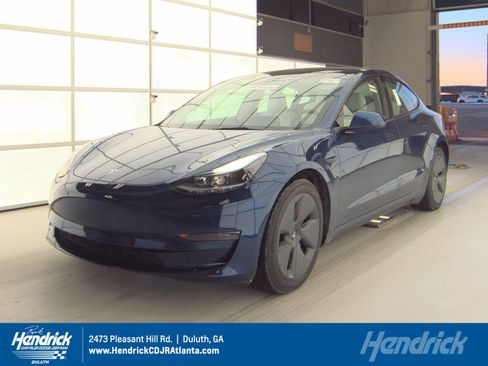 Used 2023 Tesla Model 3 Standard Range image 1